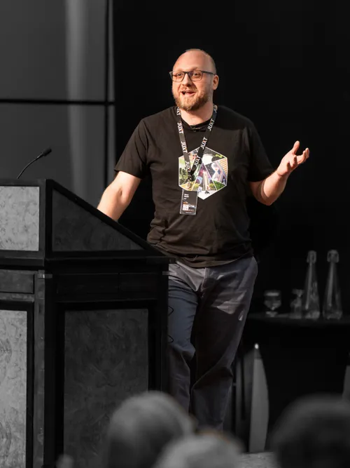 A headshot of Henry Garner