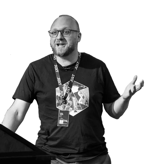 A headshot of Henry Garner