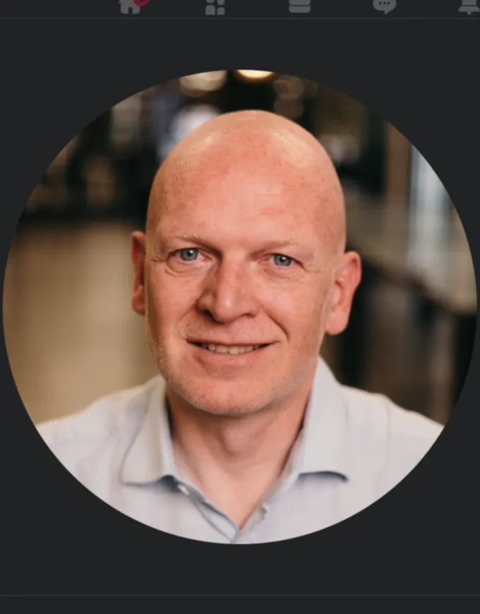 Headshot of Dave Morris