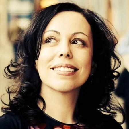 Headshot of Rimma Perelmuter