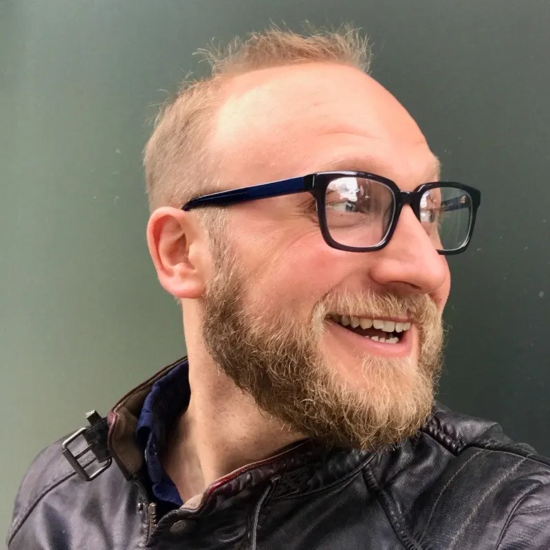 Headshot of Henry Garner